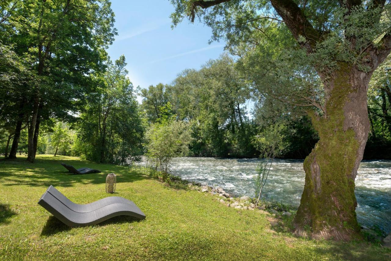 Logis Hotel Restaurant Les 2 Rives - A75, En Bordure De Riviere Banassac Εξωτερικό φωτογραφία