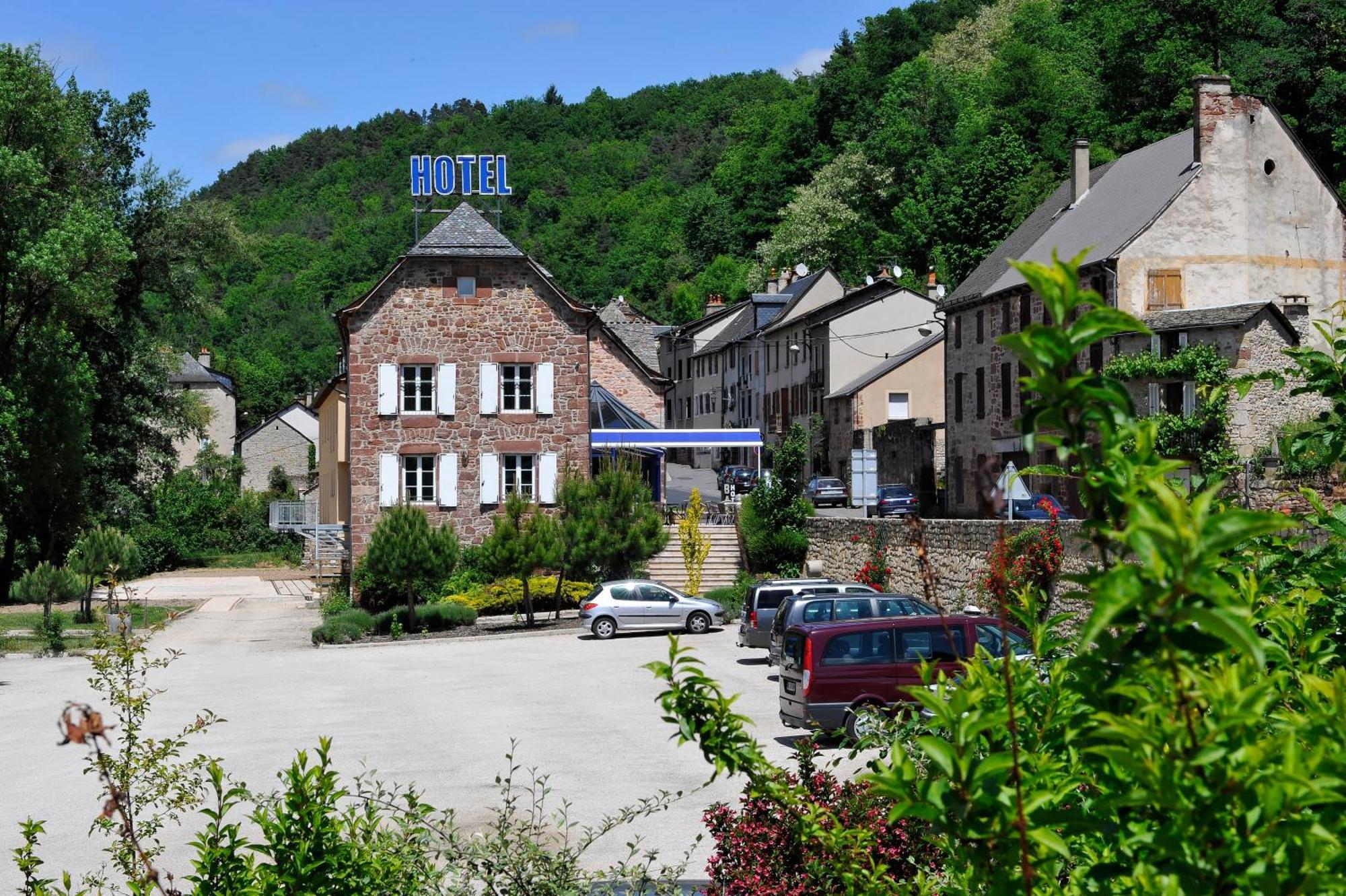 Logis Hotel Restaurant Les 2 Rives - A75, En Bordure De Riviere Banassac Εξωτερικό φωτογραφία
