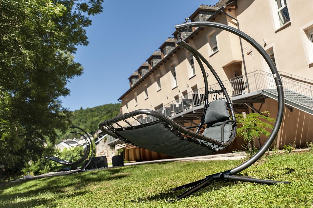Logis Hotel Restaurant Les 2 Rives - A75, En Bordure De Riviere Banassac Εξωτερικό φωτογραφία