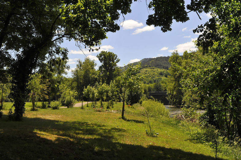 Logis Hotel Restaurant Les 2 Rives - A75, En Bordure De Riviere Banassac Εξωτερικό φωτογραφία